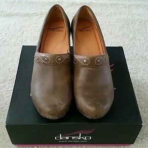 Dansko brown clogs