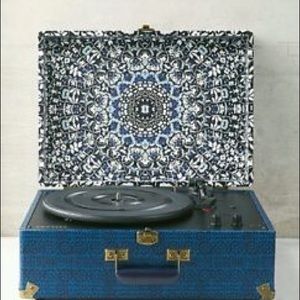 Crosley Record player x Urban outfitters exclusive