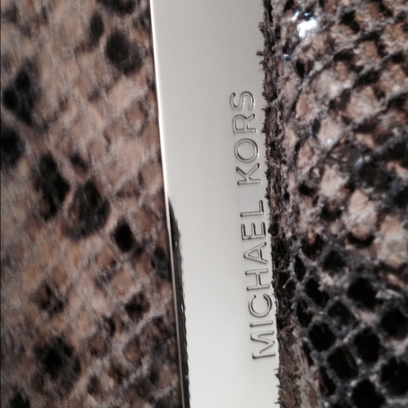 MK 925$ LIMITED EDITION Snakeskin Bag 💕 - Picture 2 of 4