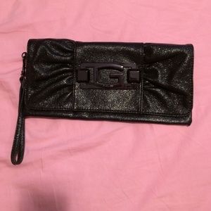 Guess clutch