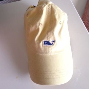 Yellow vineyard vines hat