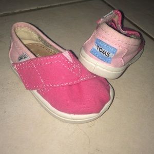 Baby girl Toms