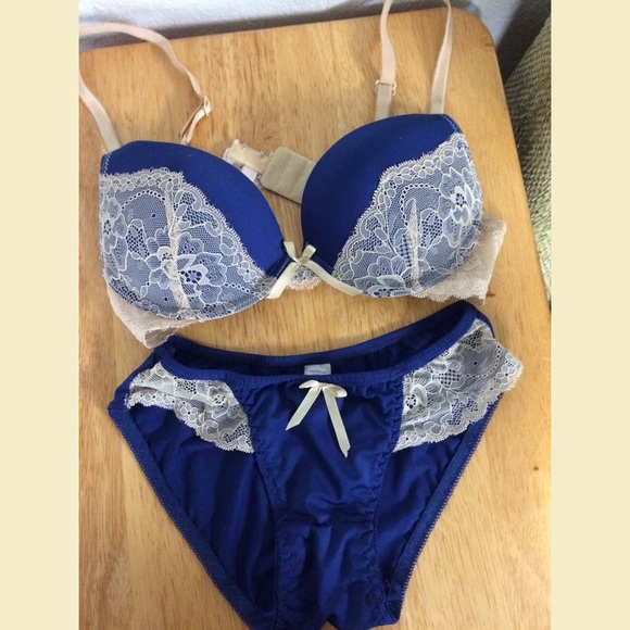 NWOT VS Bra & Panty Set