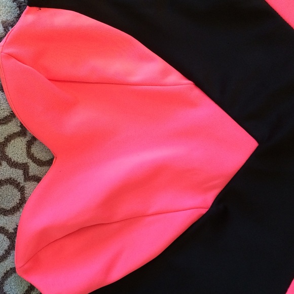 Dress - Picture 3 of 3