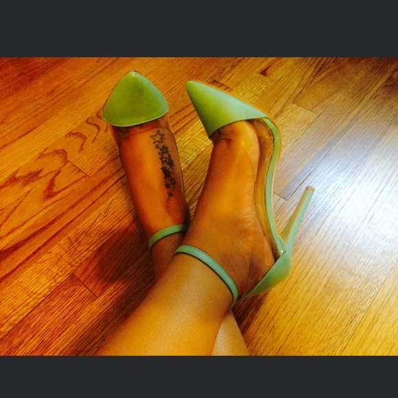 Pointy toe pumps 🚫 SOLD 🚫