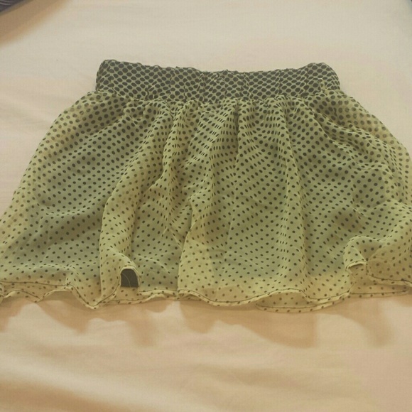 Yellow and black mini skirt - Picture 1 of 3