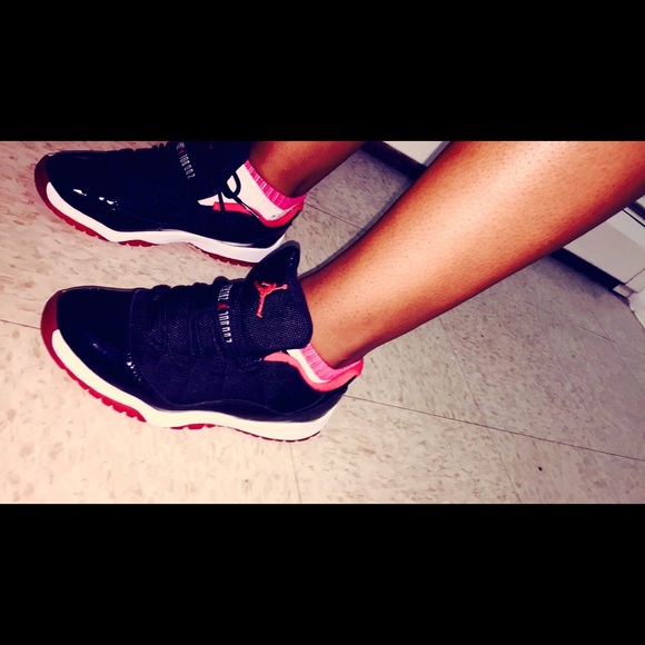 Low bred 11's