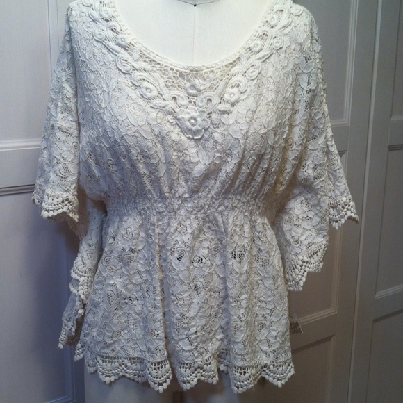 ❌SOLD❌Lace Batwing Boho Top - Picture 3 of 5