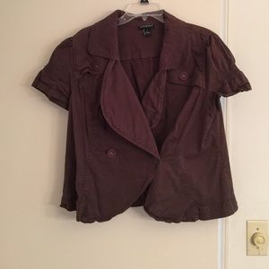 Cropped brown short sleeves jacket