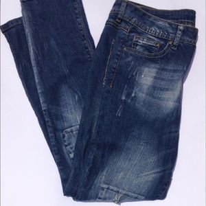 Distressed Skinny jeans