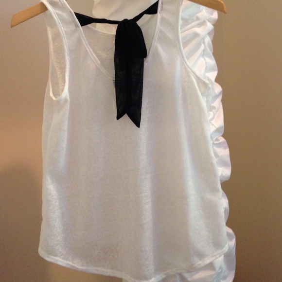 Front cross glitter top - Picture 2 of 4