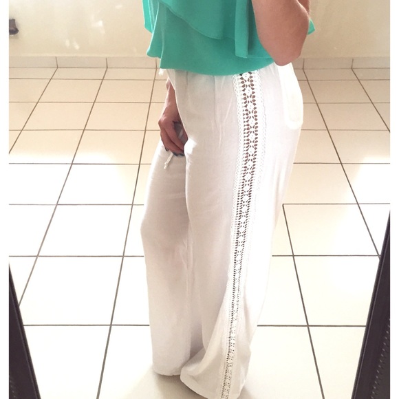 ✖️SOLD✖️ Ivory Pants with Crochet Detail - Picture 2 of 4