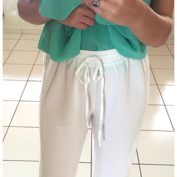 ✖️SOLD✖️ Ivory Pants with Crochet Detail - Picture 4 of 4