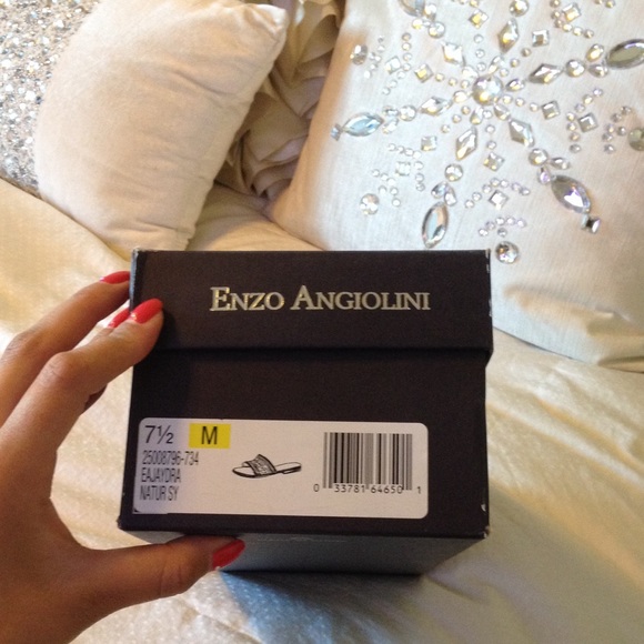 Sandals - Picture 4 of 4