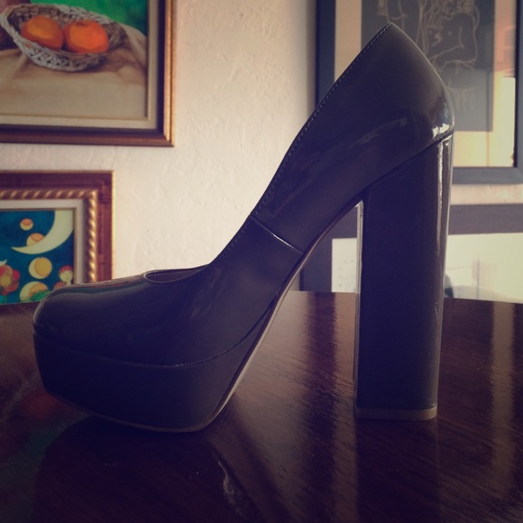 Pumps - Picture 1 of 1