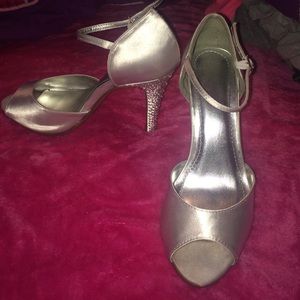 Size 7 heels