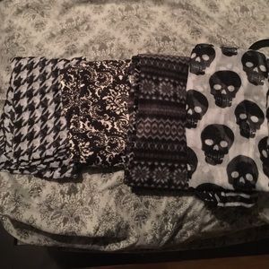 Lot of 4 scarfs.