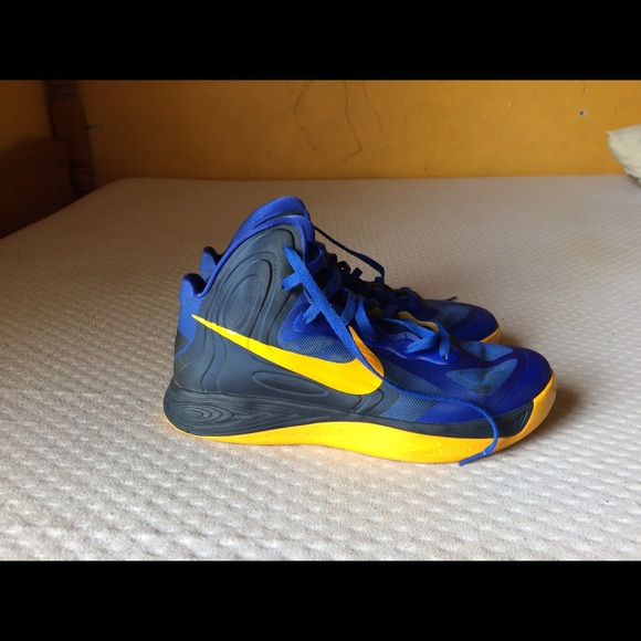 Nike basketball shoe