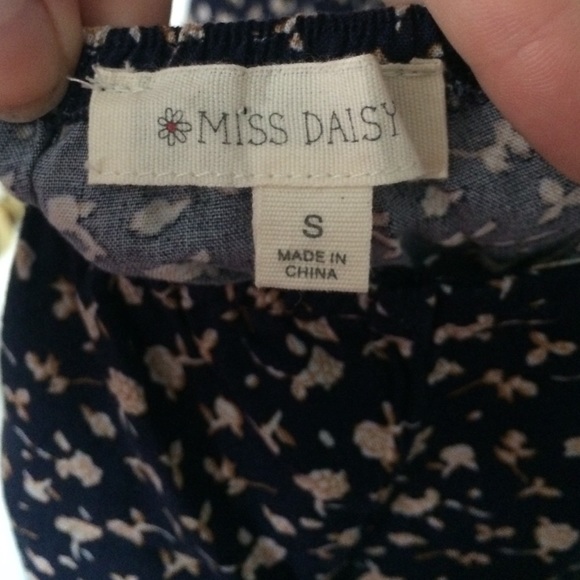 Navy blue cross back flowy tank - Picture 2 of 3