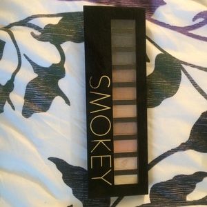 Smoky eyeshadow