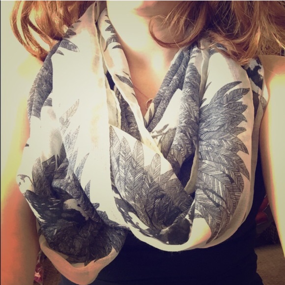 Skull scarf with laced scarf bundle deal ❤️