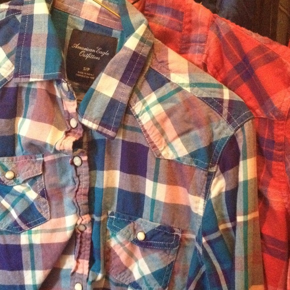 2 American Eagle Shirts