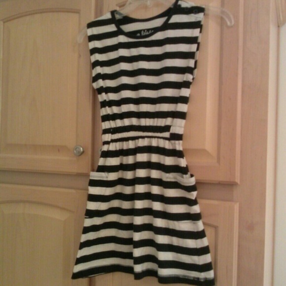 ~Nwot~ poof girl navy & off white striped dress