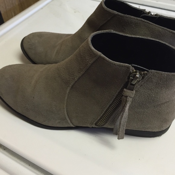 Isla Booties very good condition! size 7-8