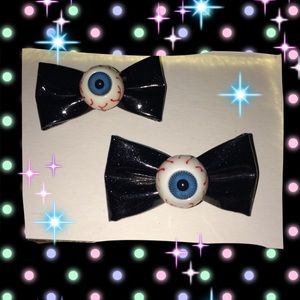 ON SALE 🎉Eyeball Hair Bows In Black ✨🎀