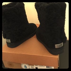 (SOLD ON MERCARI)Women ugg boot