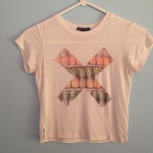 Cute cropped tight brandy Melville pineapple tee