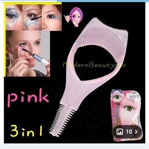 Free w/purch 3 in 1 pink eyelash curler, separator