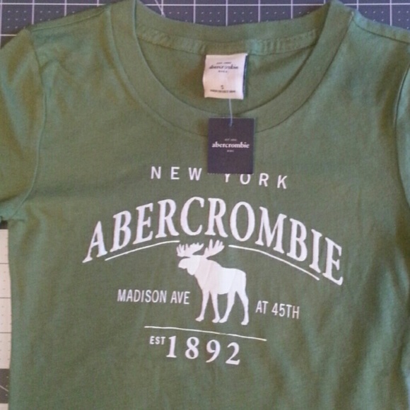 New kids Abercrombie top - Picture 2 of 2