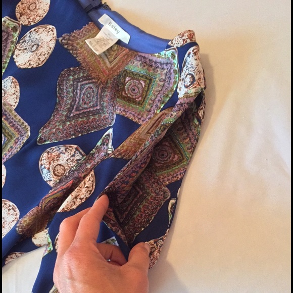 🌟Sold in bundle!🌟Gorgeous shift dress! - Picture 2 of 4
