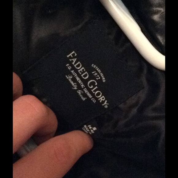 black vest - Picture 3 of 3