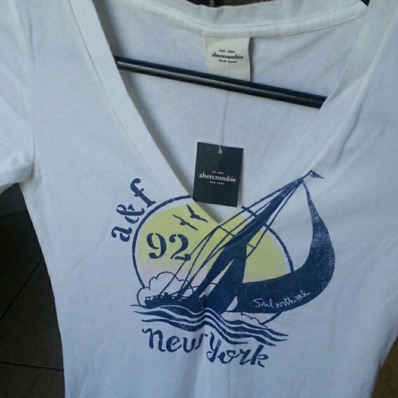 New Abercrombie kids top - Picture 2 of 3