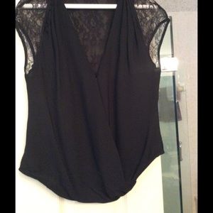 Bebe top lace