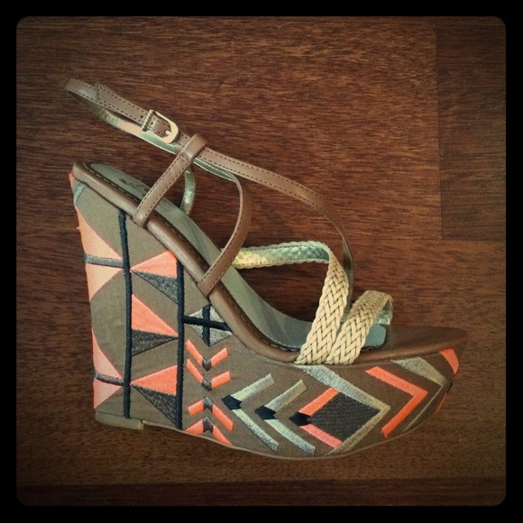 Sam Edelman color print wedge - Picture 1 of 3