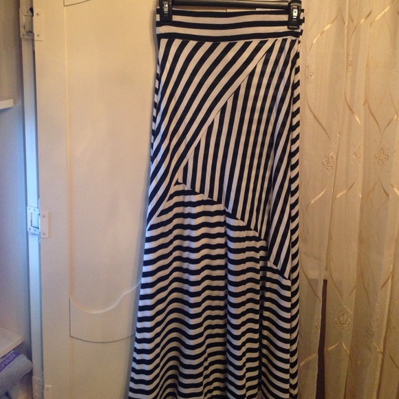 Black and white Maxi skirt