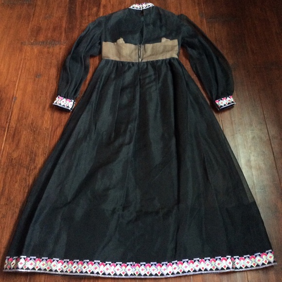 *SOLD* Stunning Vintage Sheer Embroidered Dress - Picture 4 of 4