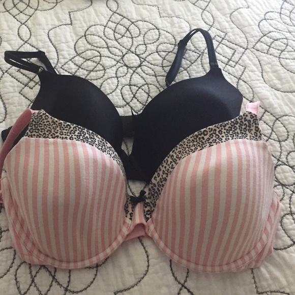 VS bras.