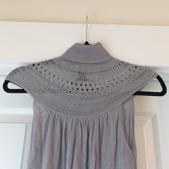 Arden B Grey Sleeveless Turtleneck Top - Picture 2 of 3
