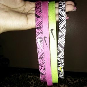 Nike headbands.never worn.4 headbans unused.