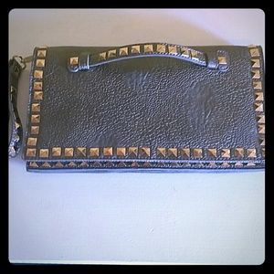 🎀HP!🎀 Gunmetal Edgy Studded Clutch