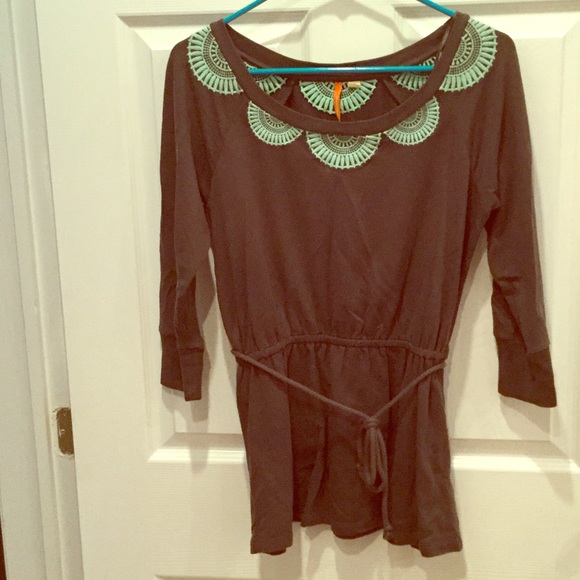 Grey tunic with Turquoise design.