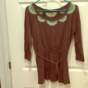 Grey tunic with Turquoise design.