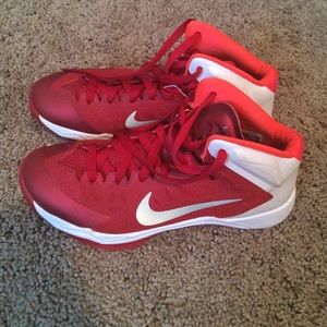 Basketball shoes