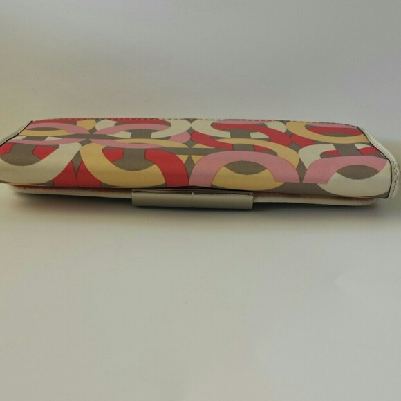 ❌SOLD❌Addition pics of wallet