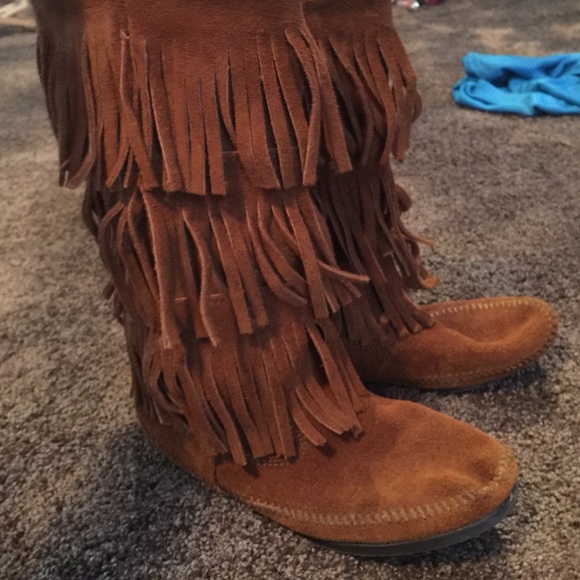 Minnetonka fringe boots