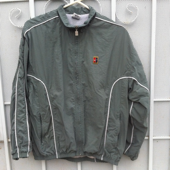 💀VINTAGE NIKE WINDBREAKER💀